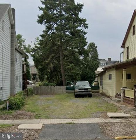 326 BOSLER AVE, Lemoyne, PA 17043