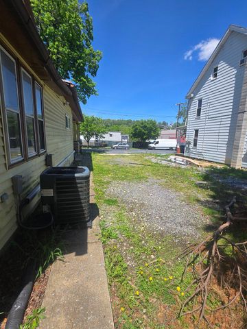 326 BOSLER AVE, Lemoyne, PA 17043