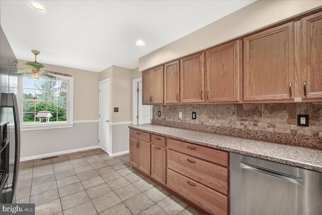 9 W OBRECHT RD, Sykesville, MD 21784