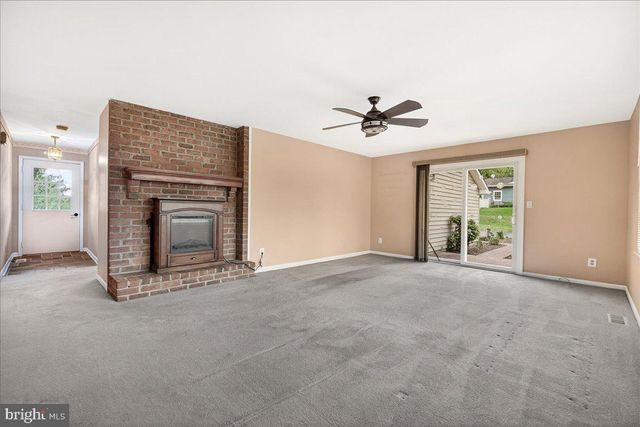 9 W OBRECHT RD, Sykesville, MD 21784