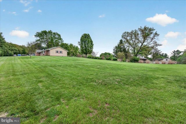 9 W OBRECHT RD, Sykesville, MD 21784