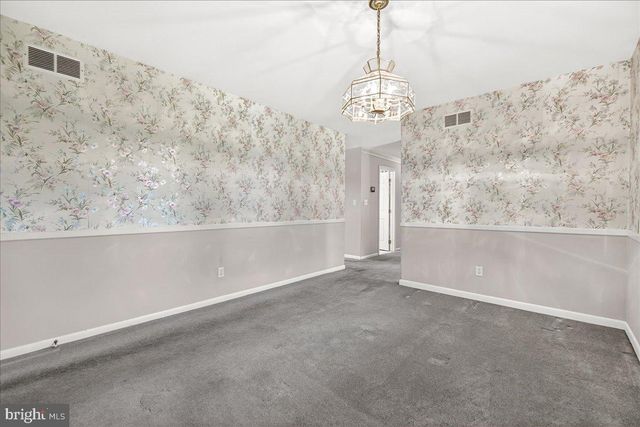 9 W OBRECHT RD, Sykesville, MD 21784