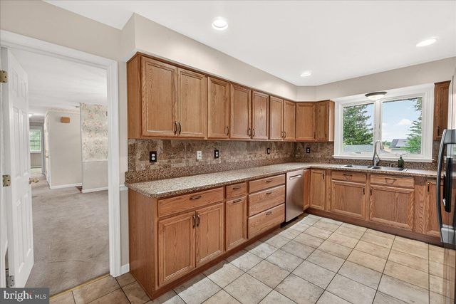 9 W OBRECHT RD, Sykesville, MD 21784