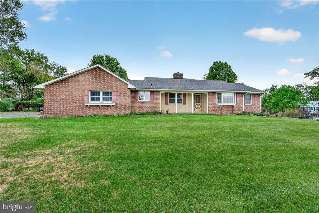9 W OBRECHT RD, Sykesville, MD 21784