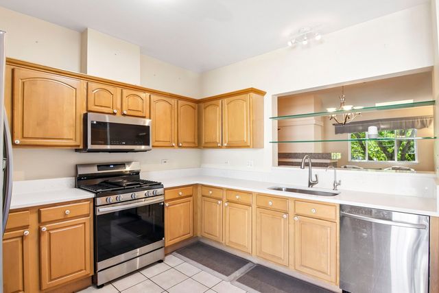 163 Lucerne Court, Wheeling, IL 60090