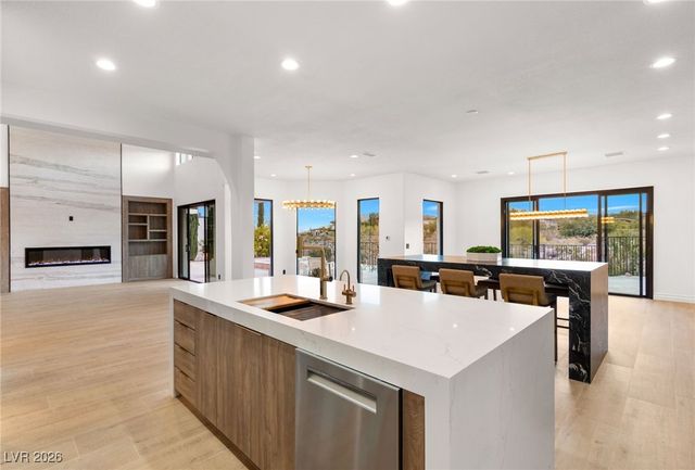 11593 Glowing Sunset Lane, Las Vegas, NV 89135