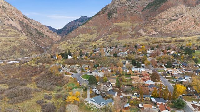 1652 DUNSINANE CIR, Ogden, UT 84401