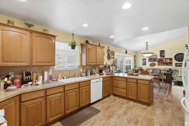 1652 DUNSINANE CIR, Ogden, UT 84401