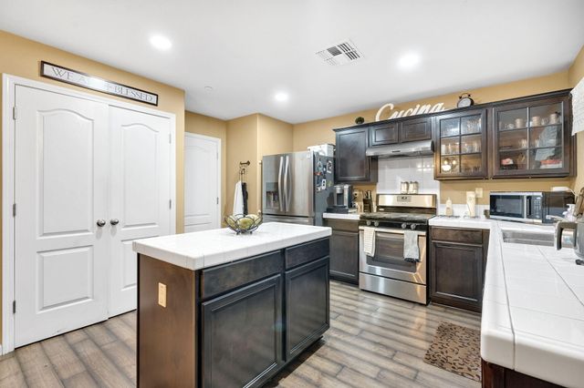 1418 Mandarin Street, Madera, CA 93638