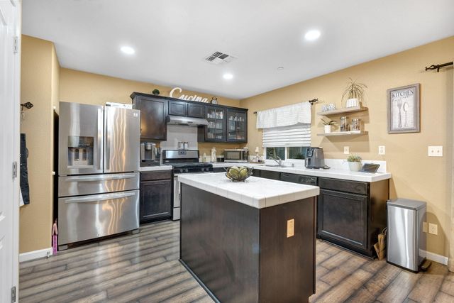 1418 Mandarin Street, Madera, CA 93638