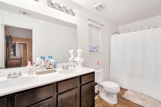 1418 Mandarin Street, Madera, CA 93638