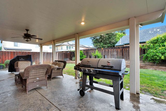 1418 Mandarin Street, Madera, CA 93638