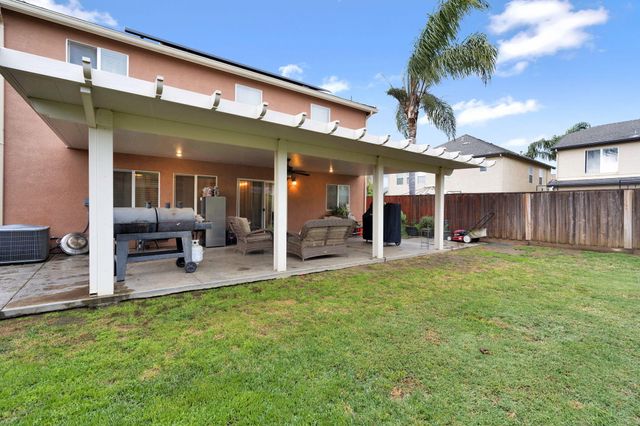 1418 Mandarin Street, Madera, CA 93638