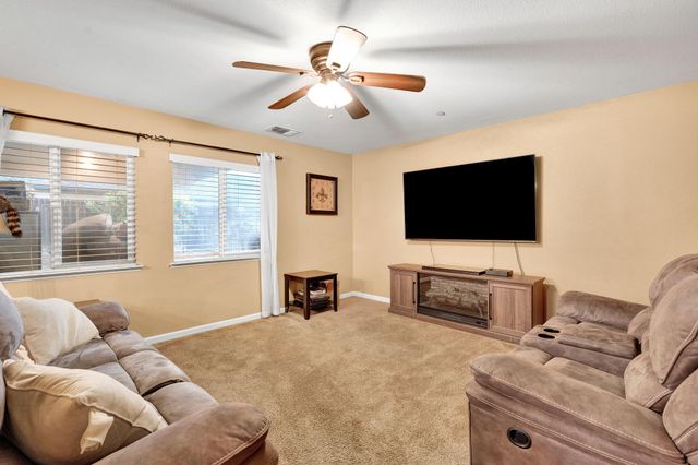 1418 Mandarin Street, Madera, CA 93638