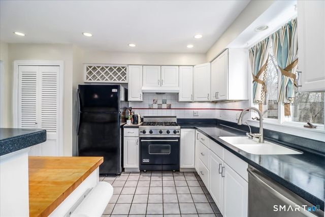 135 Parsonage Hill Road, North Branford, CT 06472