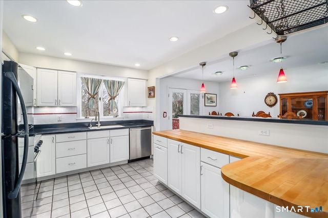 135 Parsonage Hill Road, North Branford, CT 06472