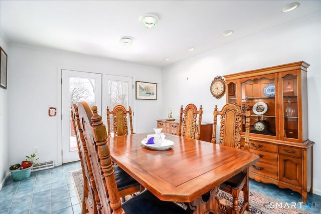 135 Parsonage Hill Road, North Branford, CT 06472