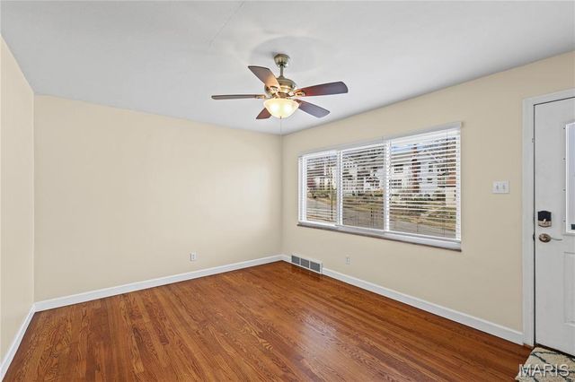 2336 Esther Avenue, St Louis, MO 63139