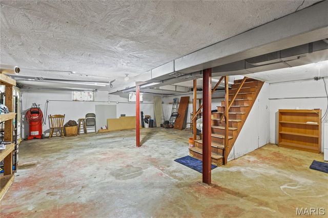 2336 Esther Avenue, St Louis, MO 63139