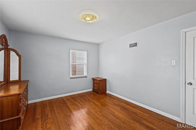 2336 Esther Avenue, St Louis, MO 63139