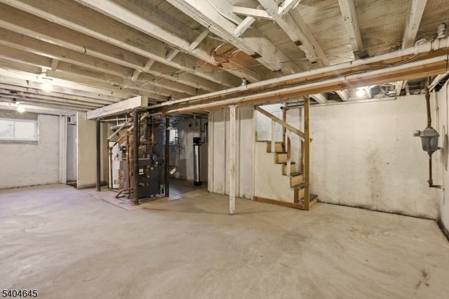 207 Brighton Ave, East Orange City, NJ 07017