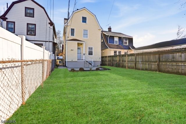 207 Brighton Ave, East Orange City, NJ 07017