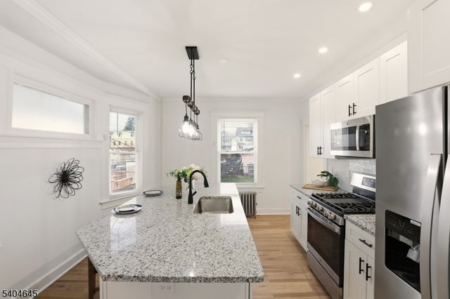 207 Brighton Ave, East Orange City, NJ 07017