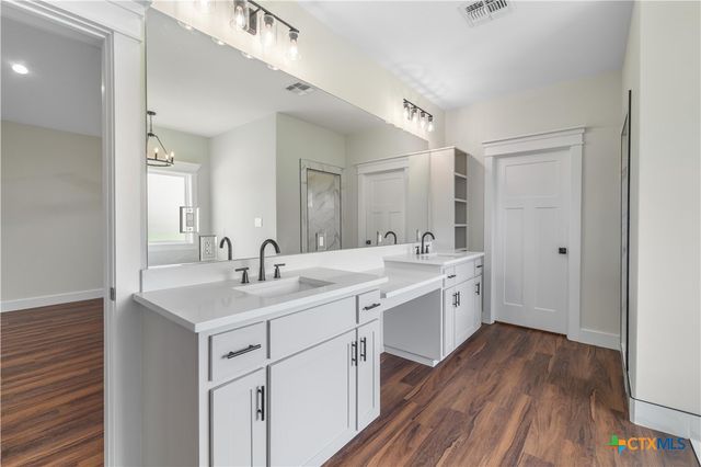 285 Kendal Drive, Victoria, TX 77904