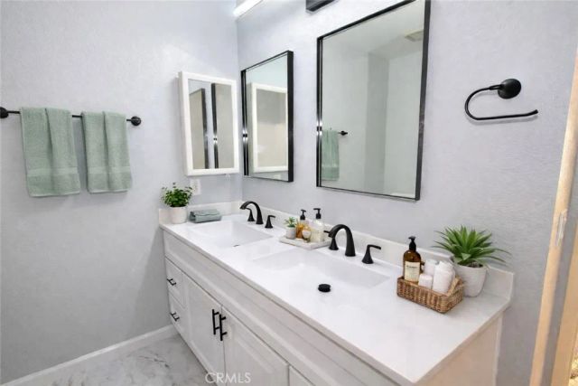 78 Brownfield, Pomona, CA 91766