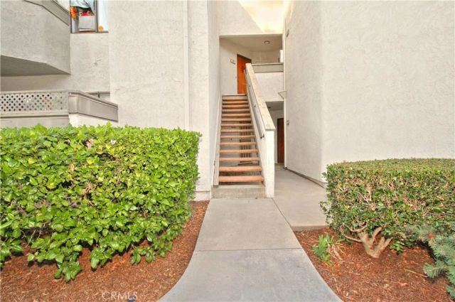 78 Brownfield, Pomona, CA 91766