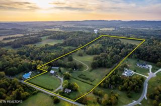 4651 N Wildwood Rd, Maryville, TN 37804