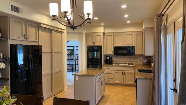 1068 Barsky Lane, Fallbrook, CA 92028