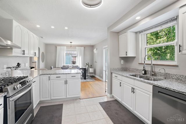 4157 Paxton Woods Lane, Cincinnati, OH 45209
