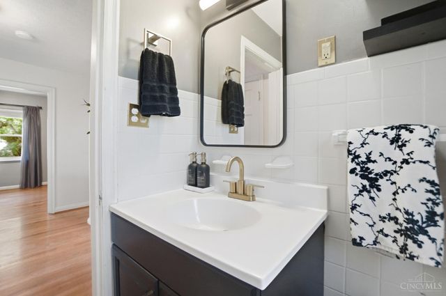 4157 Paxton Woods Lane, Cincinnati, OH 45209