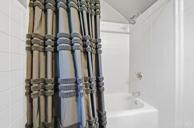4157 Paxton Woods Lane, Cincinnati, OH 45209