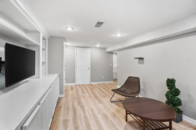 4157 Paxton Woods Lane, Cincinnati, OH 45209