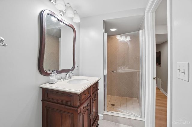 4157 Paxton Woods Lane, Cincinnati, OH 45209