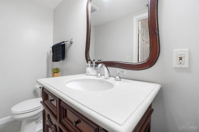 4157 Paxton Woods Lane, Cincinnati, OH 45209