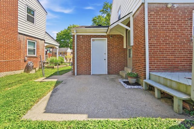 4157 Paxton Woods Lane, Cincinnati, OH 45209