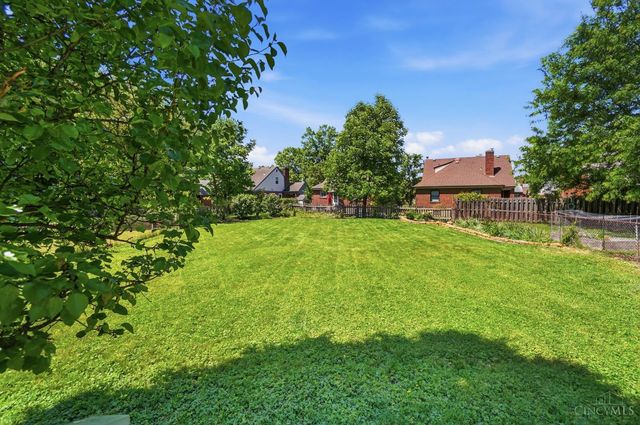 4157 Paxton Woods Lane, Cincinnati, OH 45209
