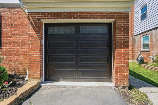 4157 Paxton Woods Lane, Cincinnati, OH 45209