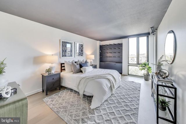 490 M ST SW #W802, Washington, DC 20024