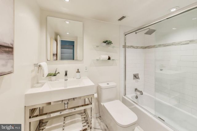 490 M ST SW #W802, Washington, DC 20024