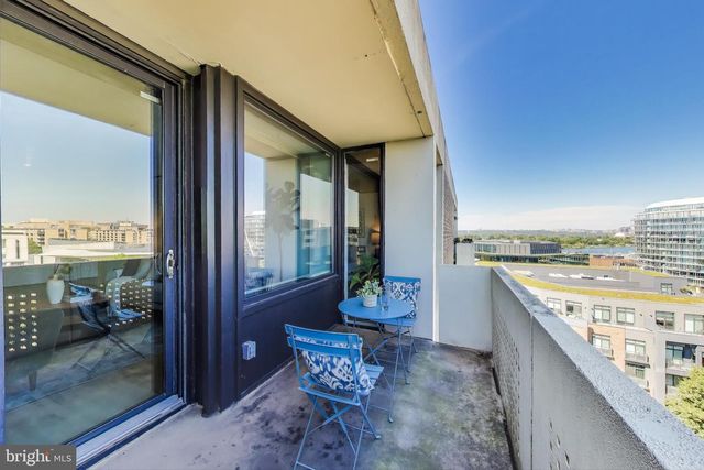 490 M ST SW #W802, Washington, DC 20024