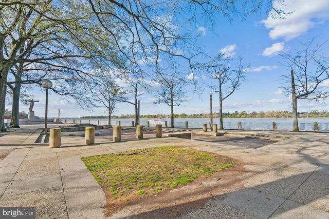 490 M ST SW #W802, Washington, DC 20024