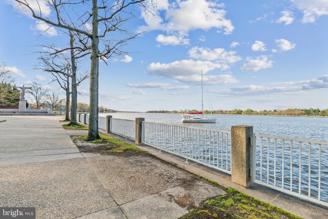 490 M ST SW #W802, Washington, DC 20024