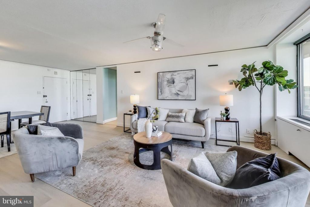 490 M ST SW #W802, Washington, DC 20024