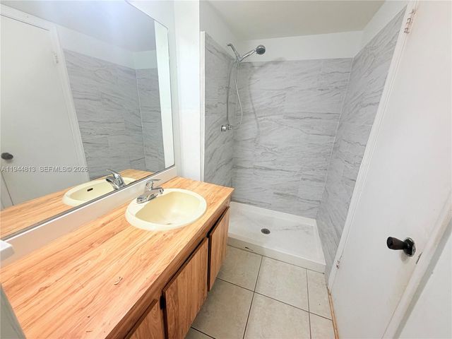 9141 NW 1st Ct 204, Pembroke Pines, FL 33024