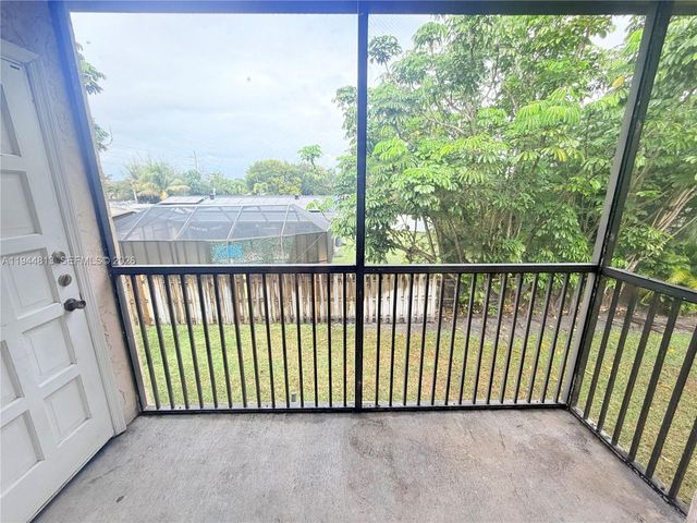 9141 NW 1st Ct 204, Pembroke Pines, FL 33024