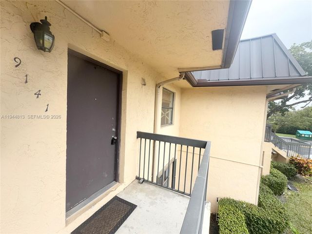 9141 NW 1st Ct 204, Pembroke Pines, FL 33024